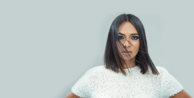 Woman with straight shoulder-length hair in a Ramani Fernando Salons photograph